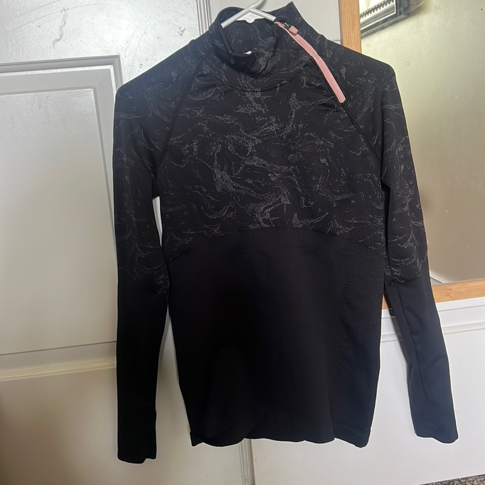Fabletics workout shirt size Small